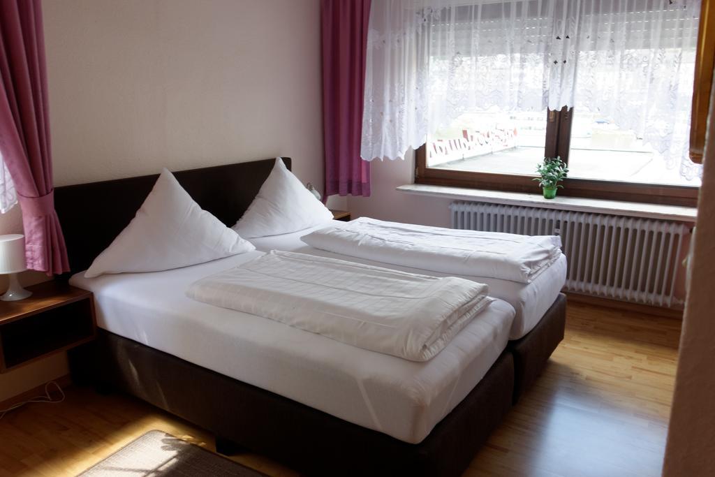 Hotel Haus Sonnschein Cochem Ruang foto