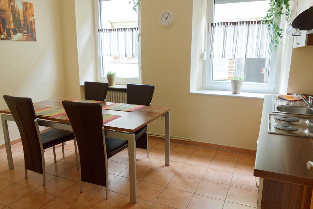 Hotel Haus Sonnschein Cochem Ruang foto